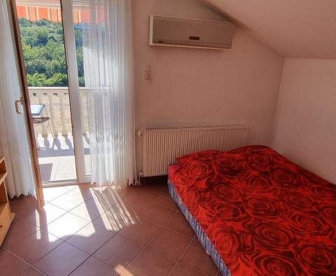 Apartamenty i lokale użytkowe w spokojnej okolicy blisko morza w Novi Vinodolski - pic 11