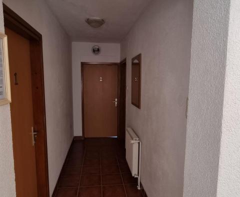 Apartamenty i lokale użytkowe w spokojnej okolicy blisko morza w Novi Vinodolski - pic 17