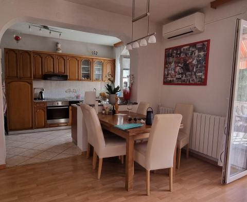 Apartamenty i lokale użytkowe w spokojnej okolicy blisko morza w Novi Vinodolski - pic 39