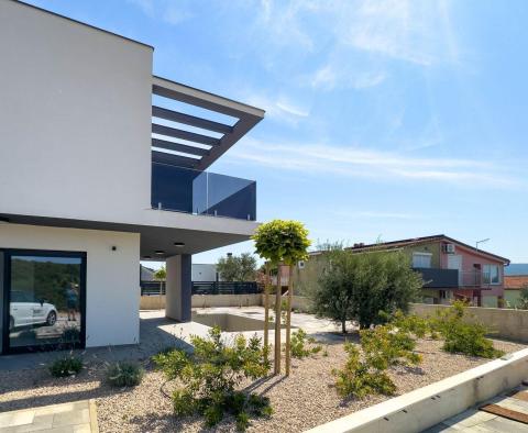 Villa de luxe moderne avec piscine et vue mer, ville de Krk - pic 6