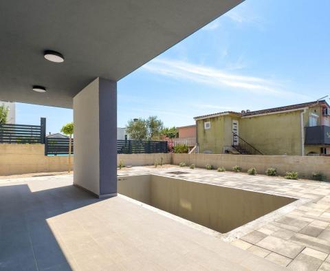 Villa de luxe moderne avec piscine et vue mer, ville de Krk - pic 10