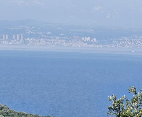 Terrain constructible avec une belle vue sur la mer, idéal pour construire deux villas dans le quartier de Rabac - pic 6