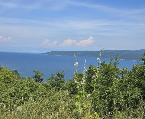 Stavební pozemek s krásným výhledem na moře, ideální pro stavbu dvou vil v oblasti Rabac - pic 8