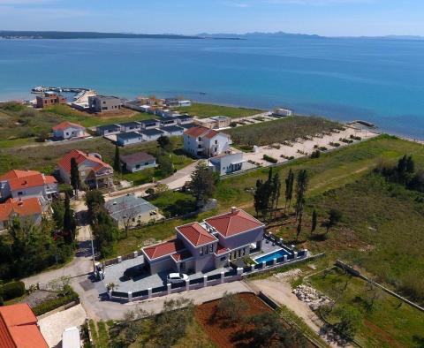 Incroyable villa neuve à Privlaka à 100 mètres de la mer - pic 2