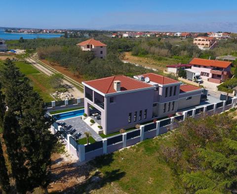 Incroyable villa neuve à Privlaka à 100 mètres de la mer - pic 8