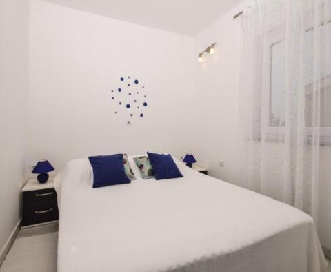 Turistická nemovitost se 4 apartmány pouhých 70 m od moře v oblasti Zaton, Zadar - pic 26