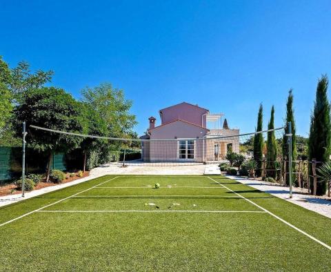 Impressive villa surrounded by greenery in Svetvincenat - pic 3