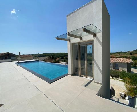 Luxury villa with infinity pool in Vizinada, Porec area - pic 6