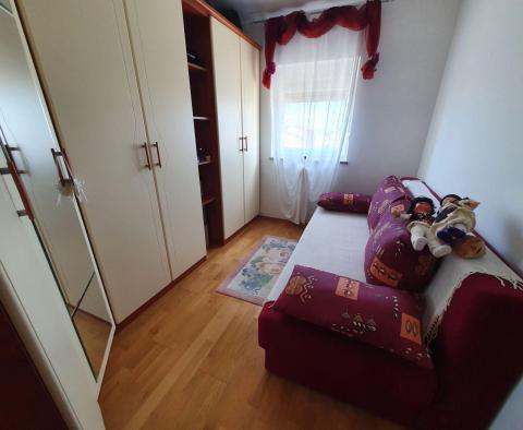 Prostorný a kvalitní apartmán, 700m od moře - pic 12