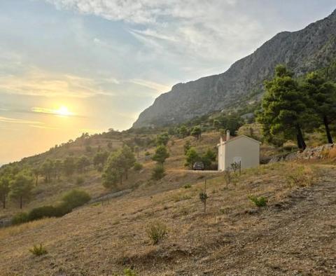 Domaine d'exception avec belle vue mer sur la riviera d'Omis, sur 8183 m² de terrain - pic 2