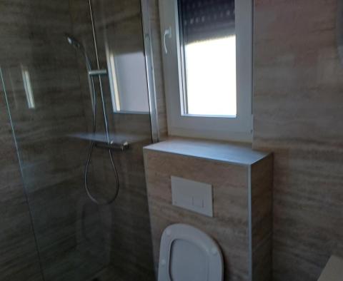 Luksusowy apartament z 3 sypialniami w Seget, 200 m od morza - pic 15