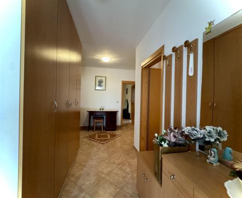 Spacious house with three apartments 600m from the sea in Malinska - pic 14