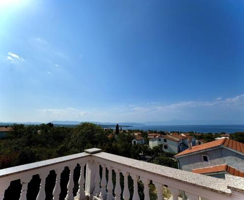 Spacious house with three apartments 600m from the sea in Malinska - pic 2