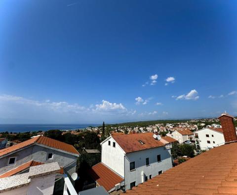 Spacious house with three apartments 600m from the sea in Malinska - pic 5