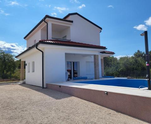 Villa mit Pool in Buje, neu, zu verkaufen - foto 2