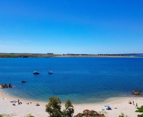 Dom wysokiej jakości z dwoma apartamentami 50 metrów od plaży, na wyspie Pag, na sprzedaż - pic 2