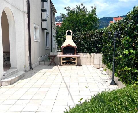 Villa à Kastela avec piscine et garage, à vendre - pic 15