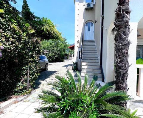 Villa à Kastela avec piscine et garage, à vendre - pic 13