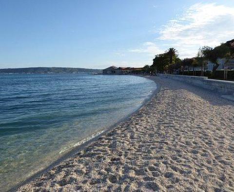 Villa à Kastela avec piscine et garage, à vendre - pic 2