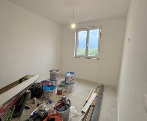 Neue moderne Wohnung in Valbandon, Fažana, zu verkaufen - foto 12