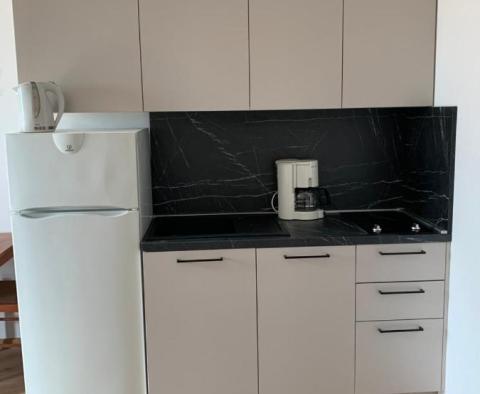 Samostatně stojící dům s apartmány v prestižní lokalitě na ostrově Rab, na prodej - pic 17