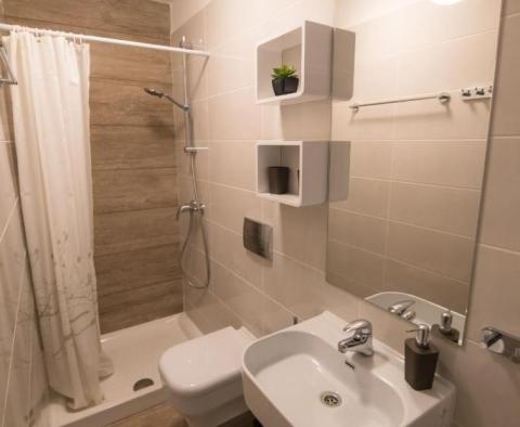 Samostatně stojící dům s apartmány v prestižní lokalitě na ostrově Rab, na prodej - pic 20