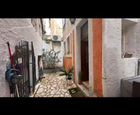 Business premise in old Rovinj, 50m from the sea, for sale - pic 4