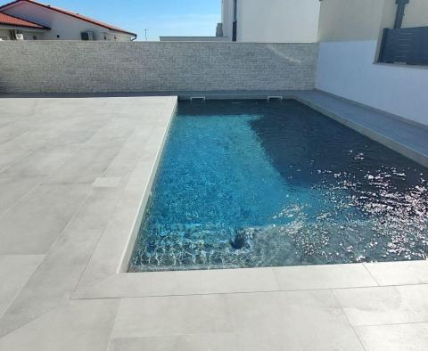 Modern semi-detached house with swimming pool in Pula outskirts, for sale - pic 3