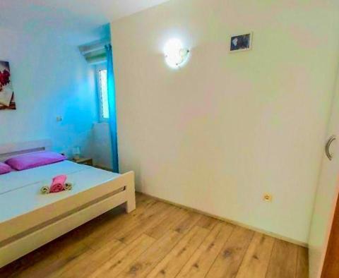 Dom z trzema apartamentami w spokojnej części wyspy Mali Losinj, 500m od morza, na sprzedaż - pic 13