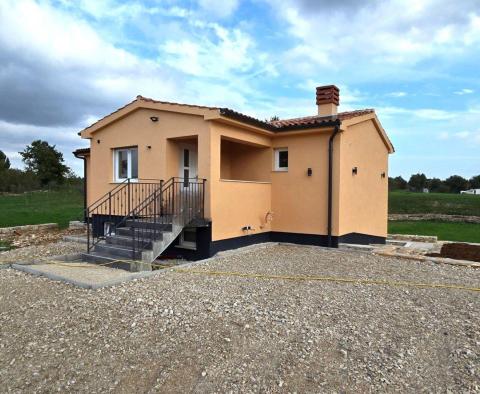 A charming newly built villa with a swimming pool on a plot of 1 ha in Svetvincenat, for sale - pic 2