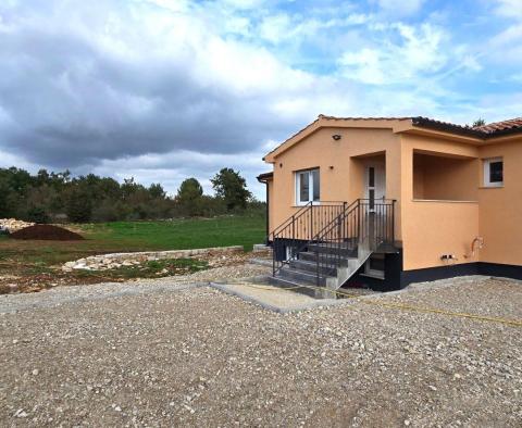 A charming newly built villa with a swimming pool on a plot of 1 ha in Svetvincenat, for sale - pic 33