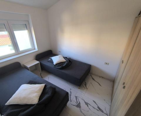 Luksusowy apartament, pierwszy rząd do morza, okolice Puli, na sprzedaż - pic 13