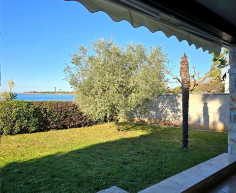 House right by the sea in Novigrad area of Istria, 1st row, for sale - pic 24