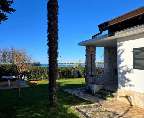 House right by the sea in Novigrad area of Istria, 1st row, for sale - pic 39