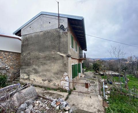 Ancienne villa italienne indépendante de 1912 avec vue sur la mer et jardin de 2 383 m2 à Rijeka, à vendre - pic 7