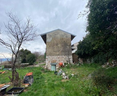 Freistehende alte italienische Villa aus dem Jahr 1912 mit Meerblick und 2.383 m2 Garten in Rijeka, zu verkaufen - foto 49