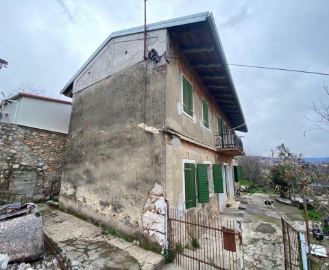 Ancienne villa italienne indépendante de 1912 avec vue sur la mer et jardin de 2 383 m2 à Rijeka, à vendre - pic 54