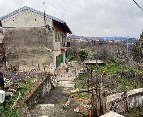 Freistehende alte italienische Villa aus dem Jahr 1912 mit Meerblick und 2.383 m2 Garten in Rijeka, zu verkaufen - foto 56