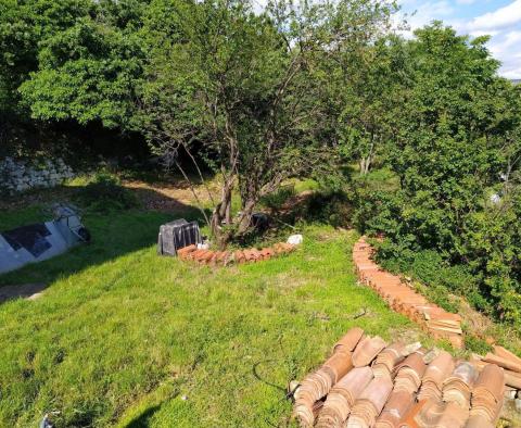 Freistehende alte italienische Villa aus dem Jahr 1912 mit Meerblick und 2.383 m2 Garten in Rijeka, zu verkaufen - foto 58