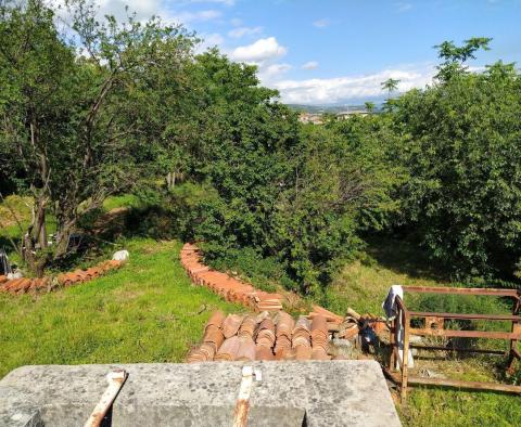 Wolnostojąca stara włoska willa z 1912 roku z widokiem na morze i ogrodem o powierzchni 2383 m2 w Rijece, na sprzedaż - pic 60