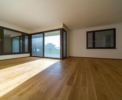 Appartement dans un immeuble neuf avec une belle vue, à 200 mètres de la mer dans le centre d'Opatija, à vendre - pic 13