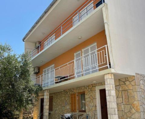 Maison au 1er rang de la mer sur l'île de Cres, à vendre - pic 6