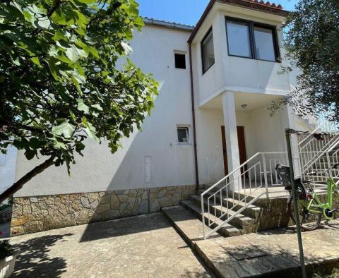 Maison au 1er rang de la mer sur l'île de Cres, à vendre - pic 8