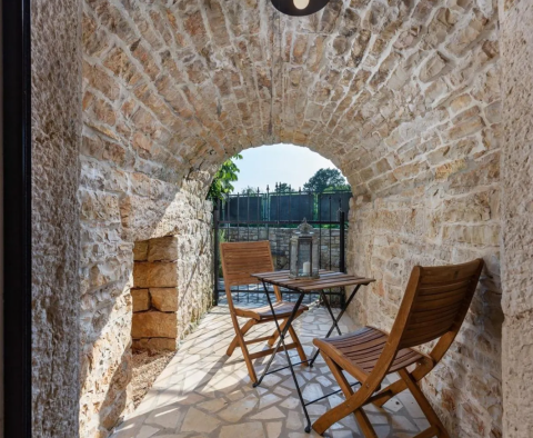 Impressive Istrian stone beauty with swimming pool in Zminj! - pic 14