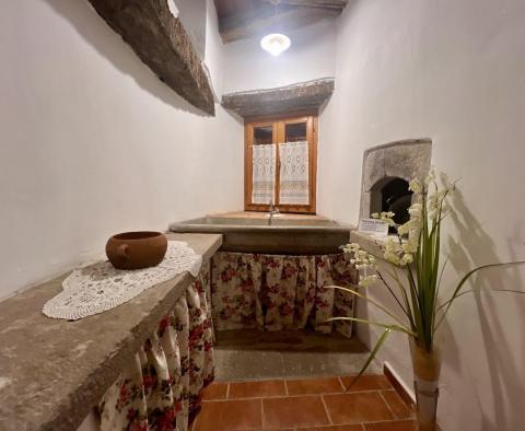 Renovated autochthonous stone house in the historic heart of Istria, for sale - pic 14