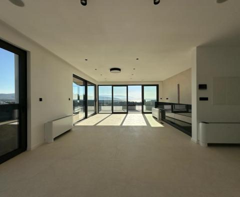 Luxury penthouse in a new building in the city of Krk, for sale - pic 6