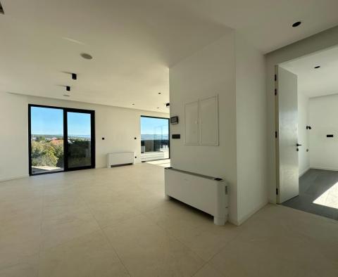 Luxury penthouse in a new building in the city of Krk, for sale - pic 15