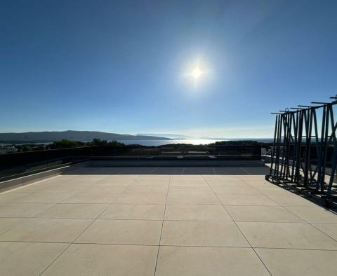 Luxury penthouse in a new building in the city of Krk, for sale - pic 28