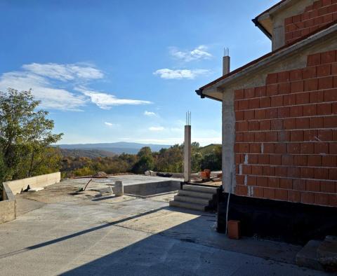 Vila s bazénem a panoramatickým výhledem v oblasti Labin, na prodej - pic 12