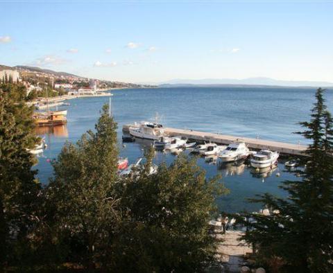 Hotel in erster Meereslinie an einem wunderschönen Strand an der Riviera von Vinodolska zu verkaufen – großes Potenzial für ein 5-Sterne-Objekt der Premiumklasse!! - foto 12